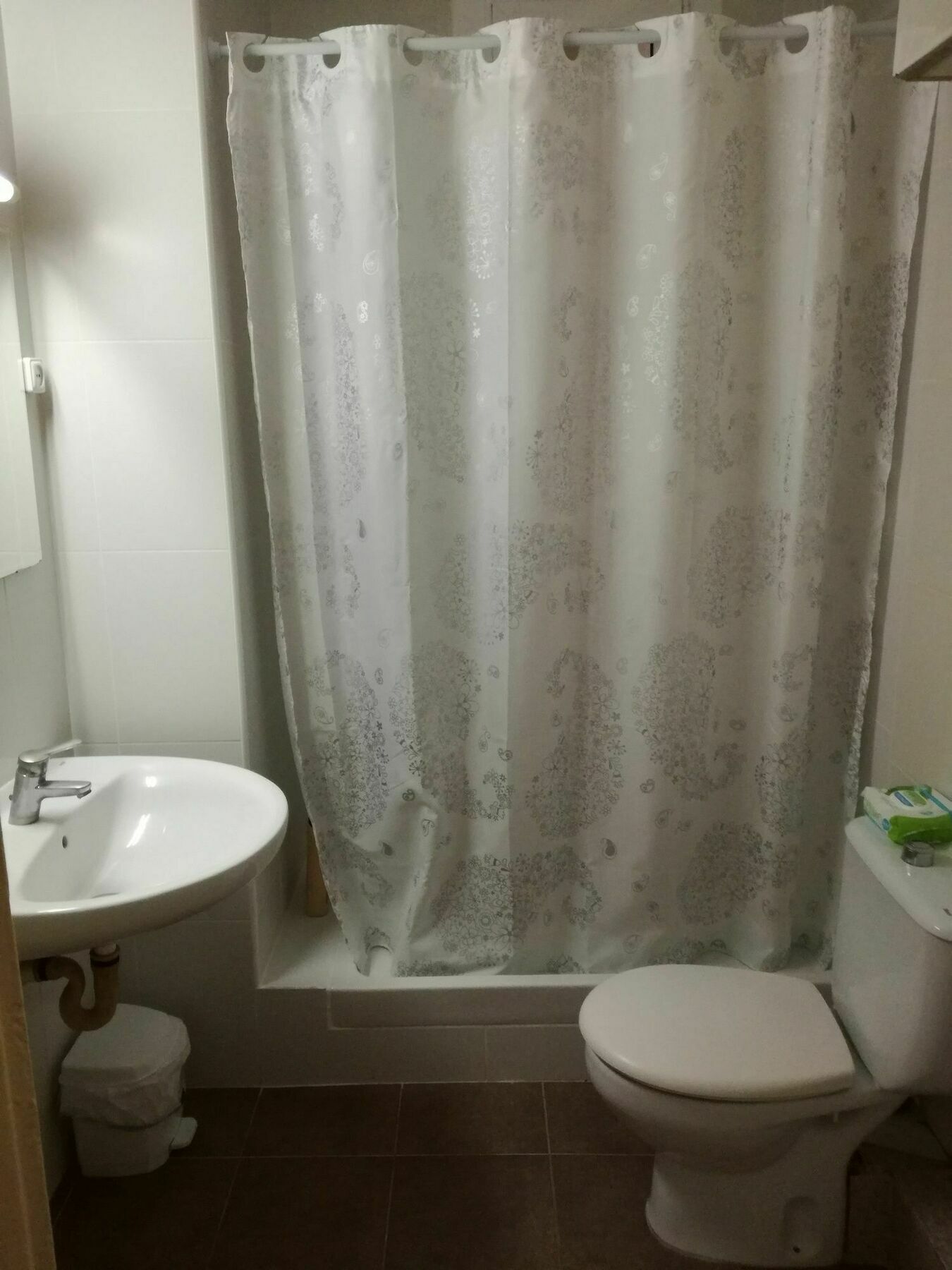 Einzelzimmer mit Gemeinschaftsbad