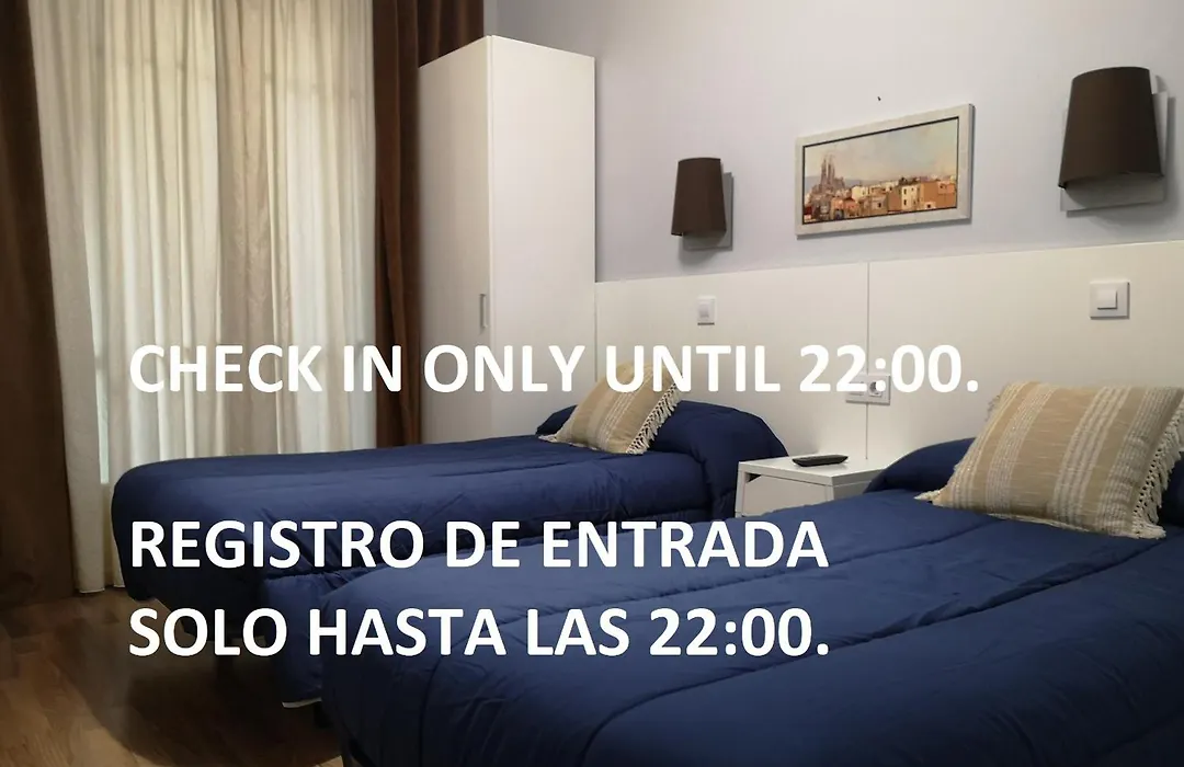 Hostal Lesseps-1
